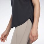 ⁦تيشيرت ريبوك يونيتد باي فيت نيس للنساء لون أسود - Reebok Women's United By Fitness T-Shirt- Black⁩ - الصورة ⁦6⁩