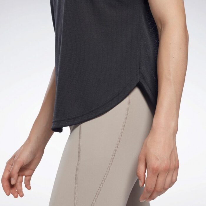 ⁦تيشيرت ريبوك يونيتد باي فيت نيس للنساء لون أسود - Reebok Women's United By Fitness T-Shirt- Black⁩ - الصورة ⁦6⁩