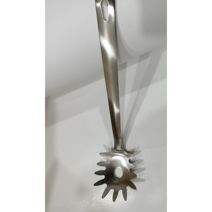 10318606_67db6b59304ff مغرفة معكرونة - الصورة 1