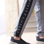 ⁦بنطلون ديادورا سبورت للرجال لون سكني - Diadora Men's Sportswear Swoosh Pants⁩ - الصورة ⁦4⁩