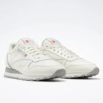 ⁦Reebok Classic Leather 1983 Vintage Classics Men Off white Sport Shoe⁩ - الصورة ⁦2⁩