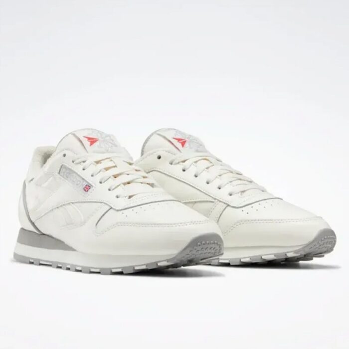 ⁦Reebok Classic Leather 1983 Vintage Classics Men Off white Sport Shoe⁩ - الصورة ⁦2⁩