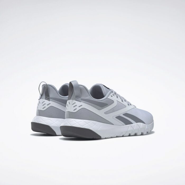 ⁦Reebok Mens' Flexagon Force 4 Shoes Cold Grey- حذاء ريبوك فليكساجون فورس 4 للرجال لون رمادي⁩ - الصورة ⁦3⁩