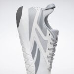 ⁦Reebok Mens' Flexagon Force 4 Shoes Cold Grey- حذاء ريبوك فليكساجون فورس 4 للرجال لون رمادي⁩ - الصورة ⁦6⁩