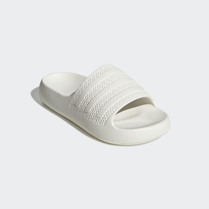 ⁦adidas Women's Adilette Ayoon Slides - White - شبشب اديداس اديليت ايون للنساء لون أبيض⁩ - الصورة ⁦8⁩