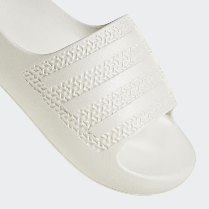 ⁦adidas Women's Adilette Ayoon Slides - White - شبشب اديداس اديليت ايون للنساء لون أبيض⁩ - الصورة ⁦10⁩