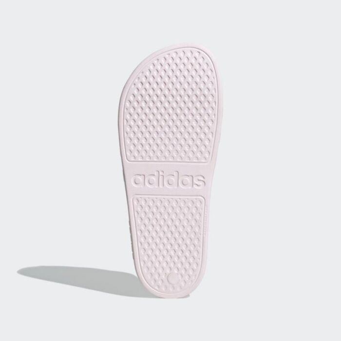 ⁦adidas Womens' Adilette Aqua Slides - Pink شبشب اديداس ادليت اكوا  للنساء لون زهري⁩ - الصورة ⁦6⁩
