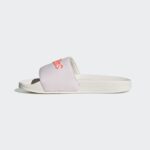 ⁦adidas Women's Adilette Shower Slide شبشب للنساء لون ابيض⁩ - الصورة ⁦7⁩