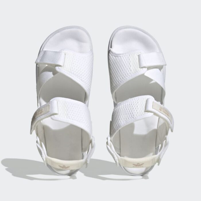 ⁦adidas ADILETTE ADVENTURE SANDALS صندل ستاتي لون أبيض⁩ - الصورة ⁦5⁩