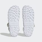 ⁦adidas ADILETTE ADVENTURE SANDALS صندل ستاتي لون أبيض⁩ - الصورة ⁦6⁩