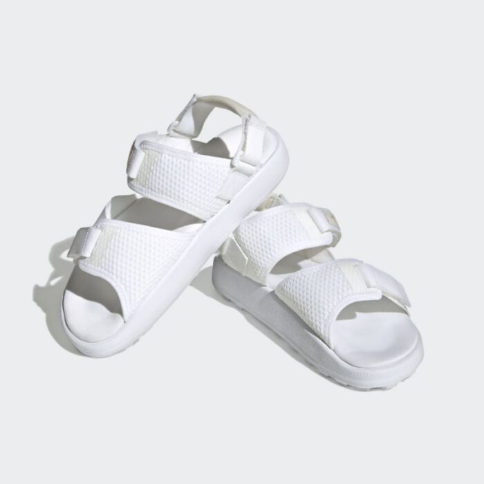 ⁦adidas ADILETTE ADVENTURE SANDALS صندل ستاتي لون أبيض⁩ - الصورة ⁦8⁩