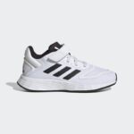 ⁦adidas Kids Unisex Duramo 10 Running Shoes - White- حذاء اديداس دورامو 10 للأطفال لون أبيض⁩ - الصورة ⁦3⁩