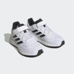 ⁦adidas Kids Unisex Duramo 10 Running Shoes - White- حذاء اديداس دورامو 10 للأطفال لون أبيض⁩ - الصورة ⁦8⁩
