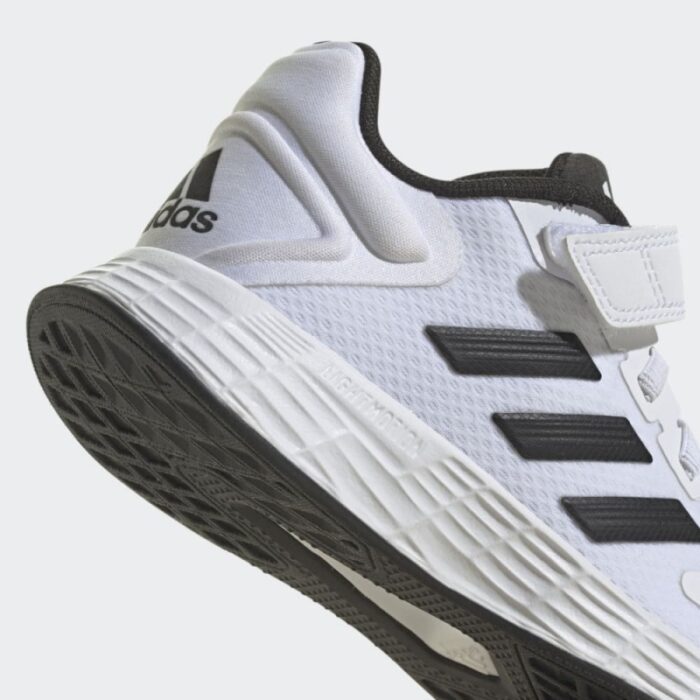⁦adidas Kids Unisex Duramo 10 Running Shoes - White- حذاء اديداس دورامو 10 للأطفال لون أبيض⁩ - الصورة ⁦10⁩