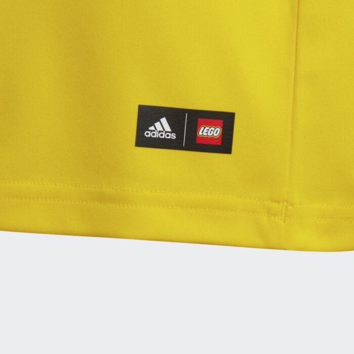 ⁦adidas X LEGO PLAY TEE-AND-SHORTS SET طقم شورت وتيشيرت للاطفال لون اصفر⁩ - الصورة ⁦7⁩