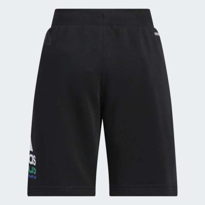 ⁦adidas BADGE OF SPORT LOGO SHORTS شورت للاطفال لون اسود⁩ - الصورة ⁦3⁩