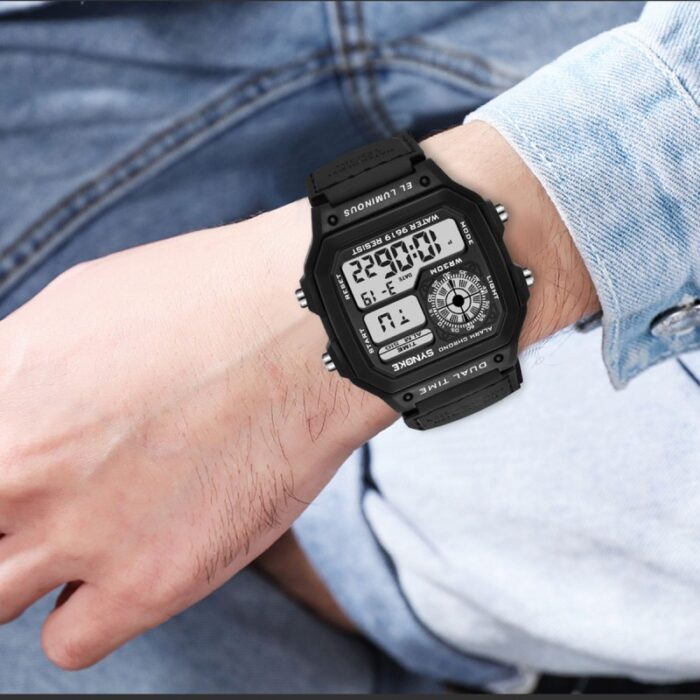 ⁦Men's Sport Waterproof Retro Digital Watch  - ساعة يد رقمية بثلاث شاشات جلد مطاط لون أسود⁩ - الصورة ⁦4⁩