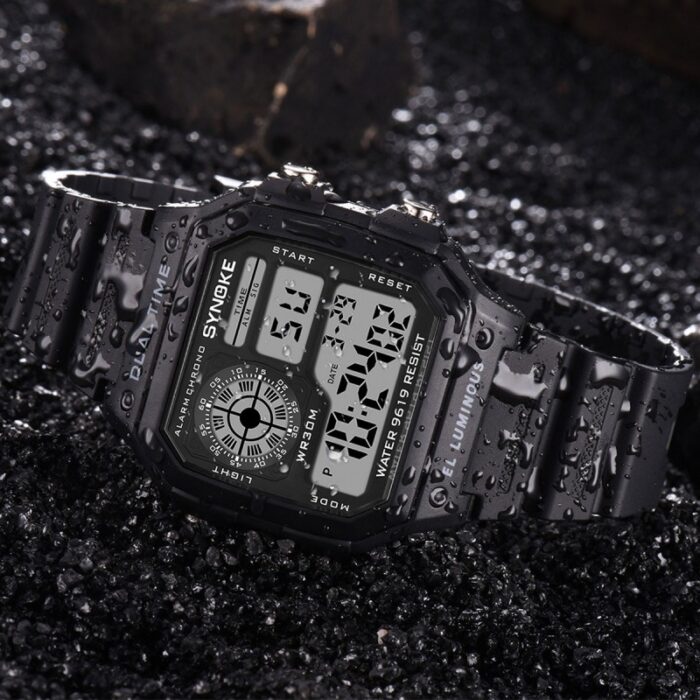 ⁦Men's Sport Waterproof Retro Digital Watch  - ساعة يد رقمية بثلاث شاشات جلد مطاط لون أسود⁩ - الصورة ⁦8⁩