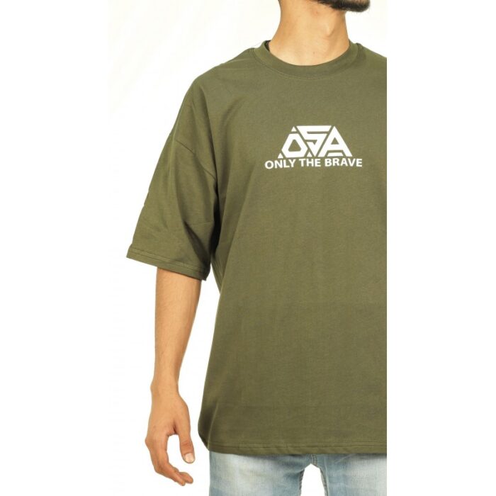 ⁦تيشيريت شبابي اوفر سايز قطن لون زيتي من OSA⁩ - الصورة ⁦3⁩