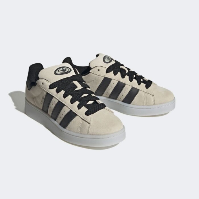 ⁦adidas Campus 00s Shoes - حذاء اديداس كامباس 00 اس للرجال لون أوفوايت وأبيض⁩ - الصورة ⁦5⁩