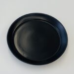 ⁦صحن بورسلان اسود مدور20*20*3⁩ - الصورة ⁦4⁩