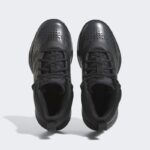 ⁦adidas Unisex' Cross Em Up 5 Wide Shoes - Black- حذاء اديداس كروس اي ام اب 5 وايد للجنسين لون أسود⁩ - الصورة ⁦2⁩