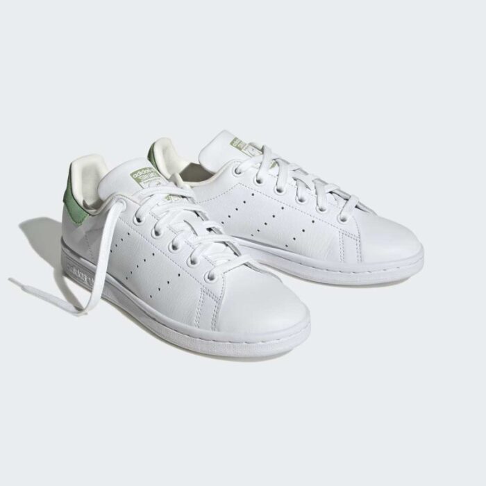⁦adidas Unisex Stan Smith Shoes - White- حذاء اديداس ستان سميث للجنسين لون أبيض وأخضر⁩ - الصورة ⁦4⁩