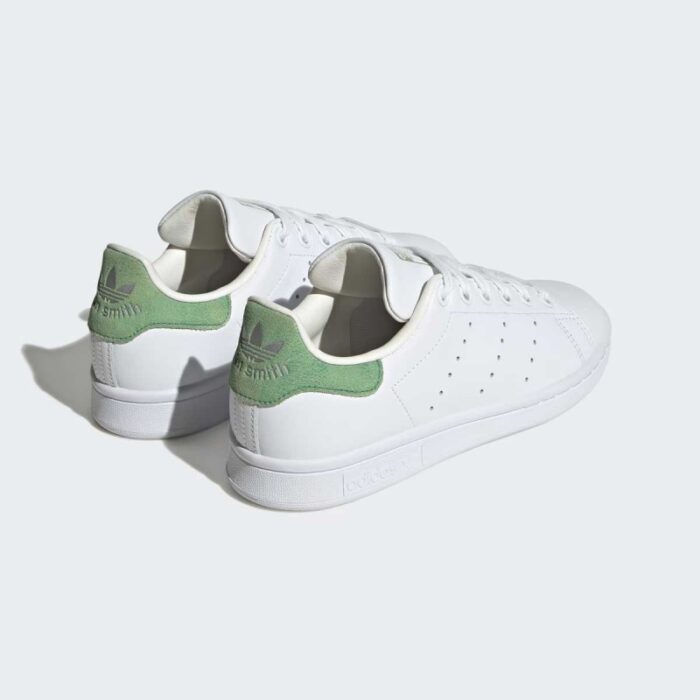 ⁦adidas Unisex Stan Smith Shoes - White- حذاء اديداس ستان سميث للجنسين لون أبيض وأخضر⁩ - الصورة ⁦5⁩