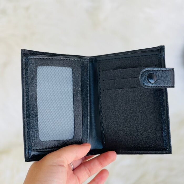 ⁦محفظة شبابية جلد سادة لون اسود⁩ - الصورة ⁦2⁩