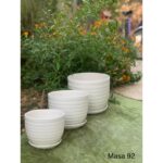 قوار زراعة بورسلان حجم وسط طقم عدد 3 قطع بأحجام مختلفة لون أبيض مفرز عرضي