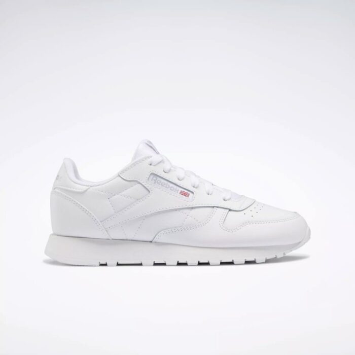 10321747_67db762c9a4e2 Reebok Classic Leather Shoes - Grade School- حذاء ريبوك كلاسيك ليذر للجنسين لون ابيض - الصورة 1