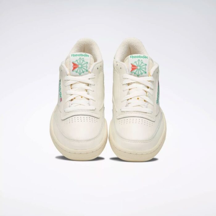 ⁦Reebok Unisex' Club C 85 Vintage Shoes - Chalk- حذاء ريبوك كلوب سي 85 فانتيج للجنسين لون أبيض طحيني⁩ - الصورة ⁦5⁩