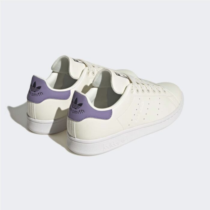 ⁦adidas Womens' Stan Smith Shoes - White- حذاء اديداس ستان سميث للنساء لون أوفوايت⁩ - الصورة ⁦5⁩