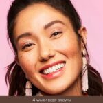 ⁦Benefit Cosmetics Gimme Brow+ Volumizing Eyebrow Gel 4 Mini Warm Deep Brown - جل حواجب جيمي ميني براو + بني غامق دافئ 4⁩ - الصورة ⁦6⁩