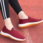 ⁦حذاء سبورت سليب ان للصبايا⁩ - الصورة ⁦5⁩