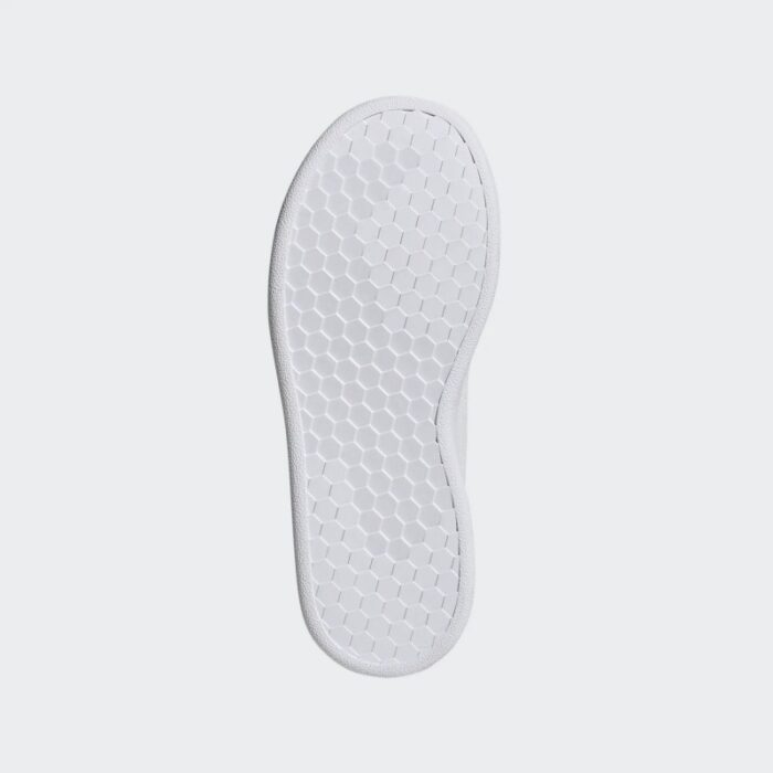 ⁦adidas Unisex Advantage K Lifestyle Court Lace Shoes - White- حذاء اديداس أدفانتدج  كيه لايف ستايل كورت للجنسين لون أبيض⁩ - الصورة ⁦3⁩