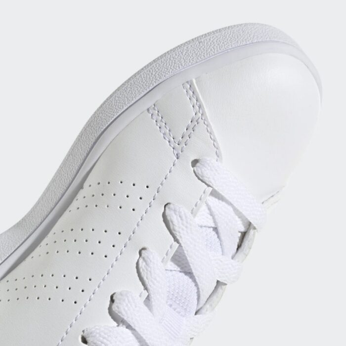 ⁦adidas Unisex Advantage K Lifestyle Court Lace Shoes - White- حذاء اديداس أدفانتدج  كيه لايف ستايل كورت للجنسين لون أبيض⁩ - الصورة ⁦9⁩