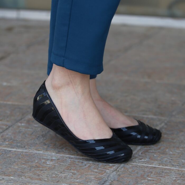 ⁦حذاء باليه ستاتي لون أسود⁩ - الصورة ⁦3⁩