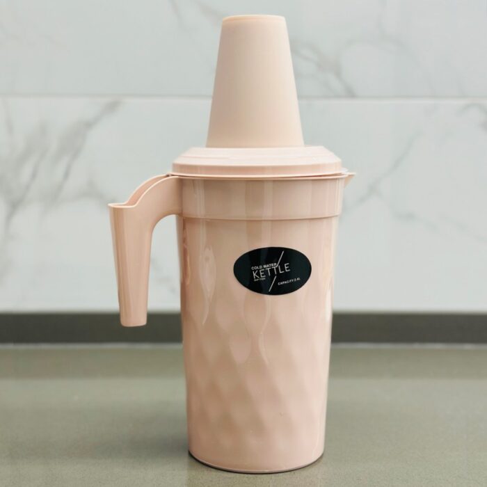 ⁦شاف عصير بلاستيك مع غطاء واربع كاسات⁩ - الصورة ⁦2⁩