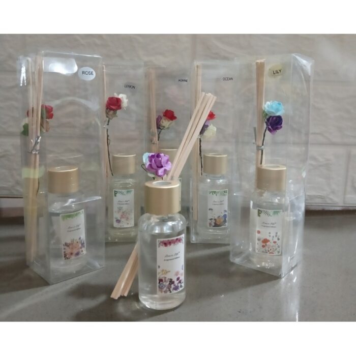 10322817_67db7a8d4c20d طقم معطرات ست قطع مع عيدان)lily/jasmine-lavender-rose-lemon-ocean-) - الصورة 1