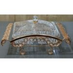 مضيفة ذهبي مقطعة