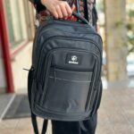 ⁦شنطة مدرسة 16 انش لون رمادي⁩ - الصورة ⁦2⁩