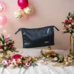 شنطة جلد للمكياج وجوازات السفر