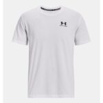 ⁦Under Armour Men's Logo Embroidered Heavyweight Short Sleeve T-Shirt - تيشيرت أندر آرمر لوجو امبرويدرد هيفي ويت للرجال لون أبيض⁩ - الصورة ⁦5⁩