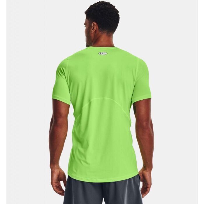 ⁦Under Armour Men's HeatGear Fitted Short Sleeve T-Shirt - تيشيرت أندر آرمر هيت-جير ارمر فيتد بأكمام قصيرة للرجال لون أخضر⁩ - الصورة ⁦2⁩