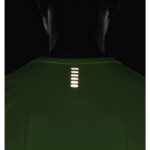 ⁦Under Armour Men's Speed Stride 2.0 T-Shirt - تيشيرت أندر آرمر سبيد سترايد 2.0 للرجال لون أخضر فسفوري⁩ - الصورة ⁦4⁩