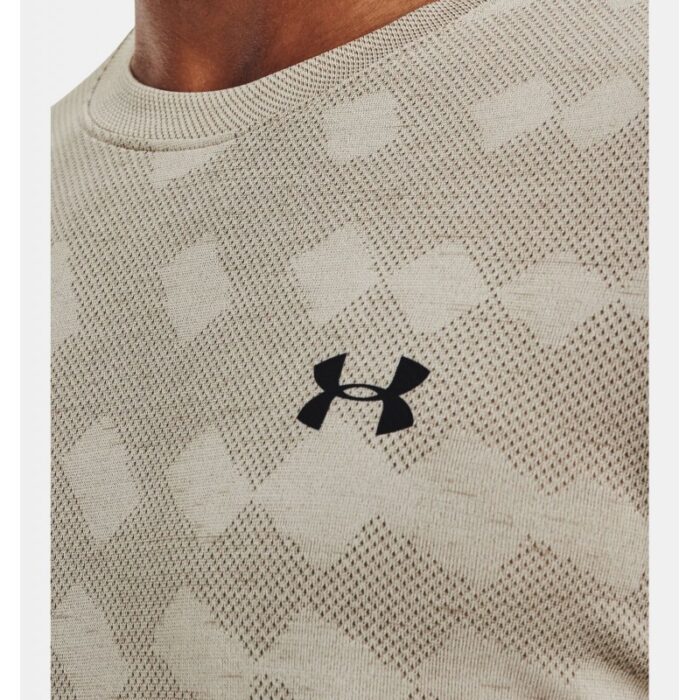 ⁦Under Armour Men's Seamless Radial Short Sleeve T-Shirt - تيشيرت أندر آرمر سيملس رايديلبأكمام قصيرة للرجال لون بيج⁩ - الصورة ⁦5⁩