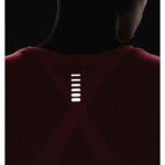 ⁦Under Armour Women's Streaker Run Short Sleeve T-Shirts- تيشيرت أندر آرمر ستريكر رَن بأكمام قصيرة للنساء لون زهري⁩ - الصورة ⁦4⁩