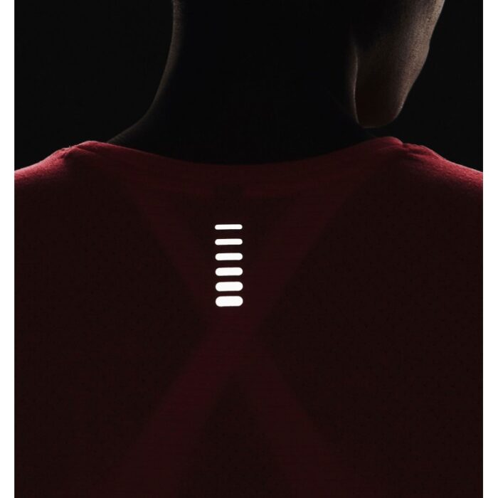 ⁦Under Armour Women's Streaker Run Short Sleeve T-Shirts- تيشيرت أندر آرمر ستريكر رَن بأكمام قصيرة للنساء لون زهري⁩ - الصورة ⁦4⁩