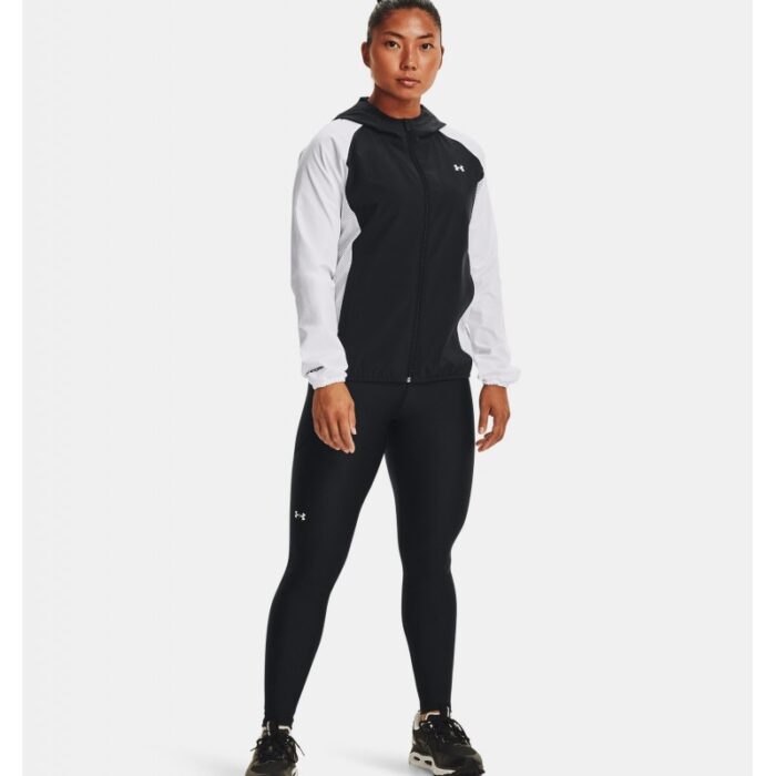 ⁦Under Armour Women's Woven Mesh Full-Zip Jacket- سترة أندر آرمر ووفن مش فل زيب للنساء لون أسود ورمادي⁩ - الصورة ⁦3⁩